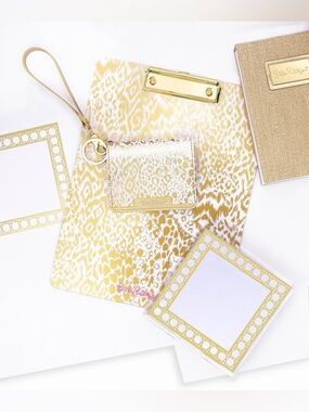 NWT! Gorgeous Lilly Pulitzer Gold and White Acrylic Note Set